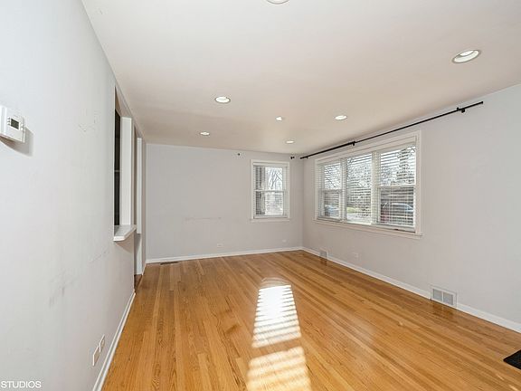 3rd image of 3521 Hawthorne St