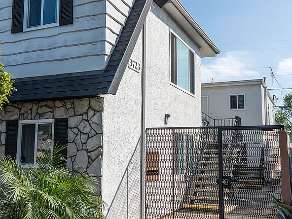 3rd image of 3723 Ingraham St APT 3
