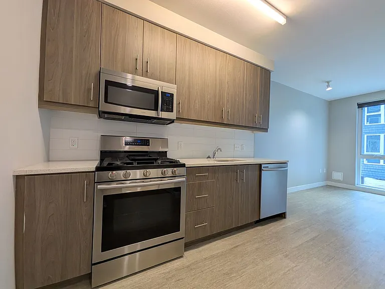 Division Terrace Apartments — Photo 47