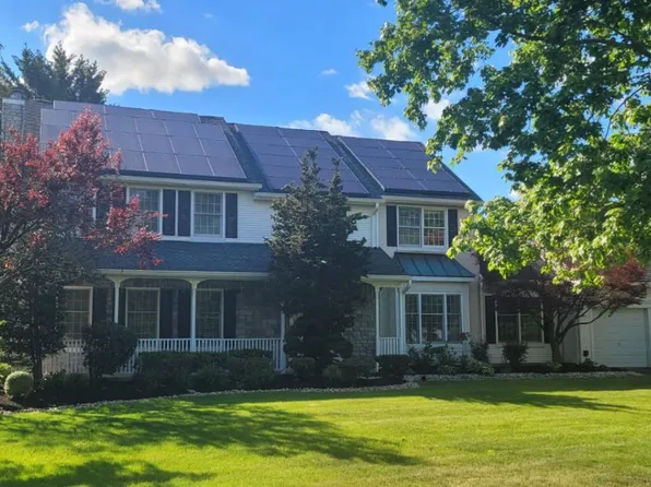1 Bunting Ct, Cranbury, NJ 08512