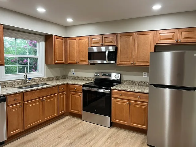 8315 Garfield Ct — Photo 5