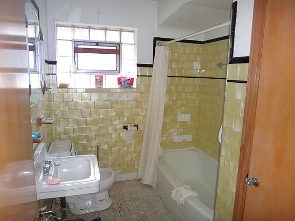 3rd image of 3815 S Gunderson Ave
