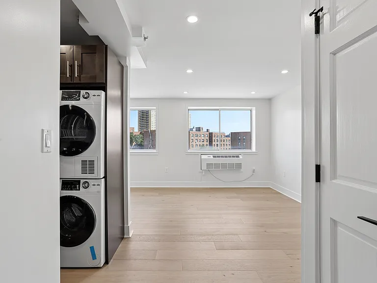 10210 Queens Blvd #401 — Photo 7