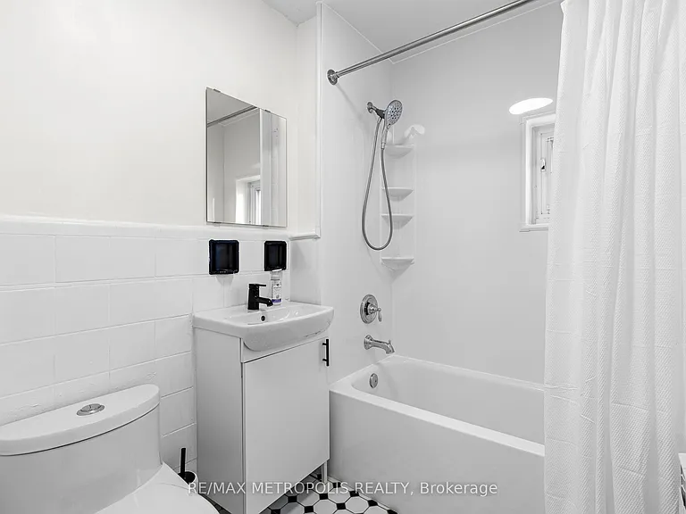 1030 Davenport Rd #2 — Photo 14