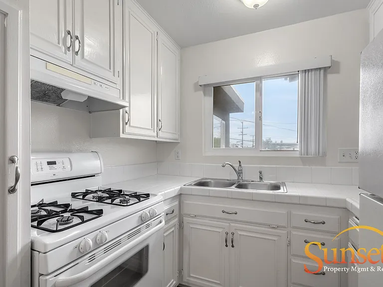 4519 Campus Ave #8 — Photo 5