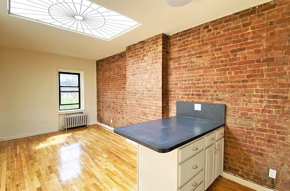 1st image of 54 W 84th St APT 4R
