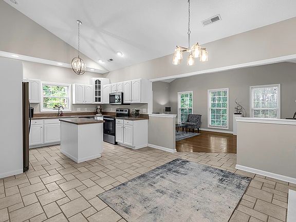 2nd image of 527 Alderly Ct.