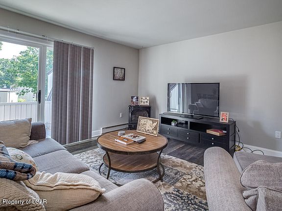 3rd image of 128 Orchard E