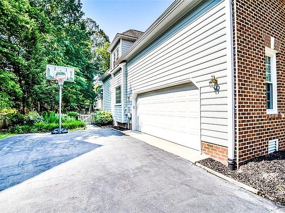 3rd image of 12509 Chadsworth Pl