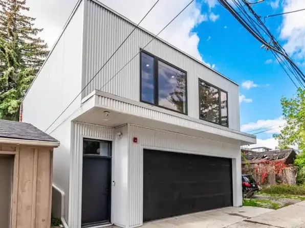 20 Leslie Garden Ln #1A, Toronto, ON M4M 3M6