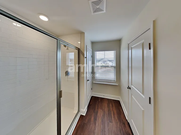2128 Williamshire Ln — Photo 17