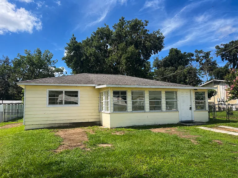 37312 Lock St — Photo 1