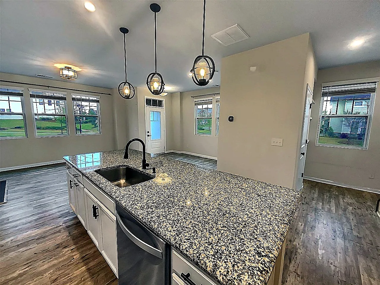 11052 Chalkbark Ln — Photo 4