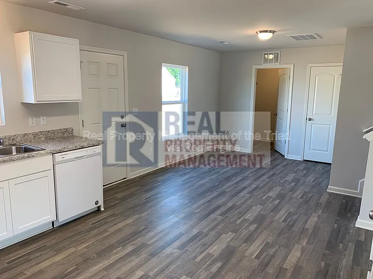 4100 Devonwood Ct — Photo 15