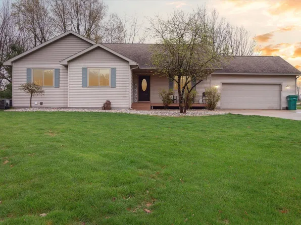 8799 Lamplighter Ln, Cadillac, MI 49601