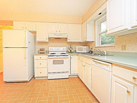 2nd image of 4908 Twinbrook Ct