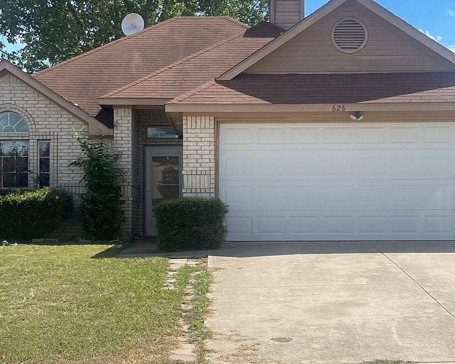1st image of 626 Oliver Ln