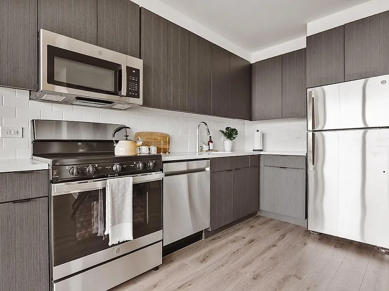 333 Washington St #820 — Photo 1