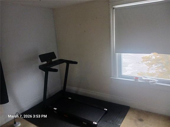 4th image of 2662 Dewey Ave