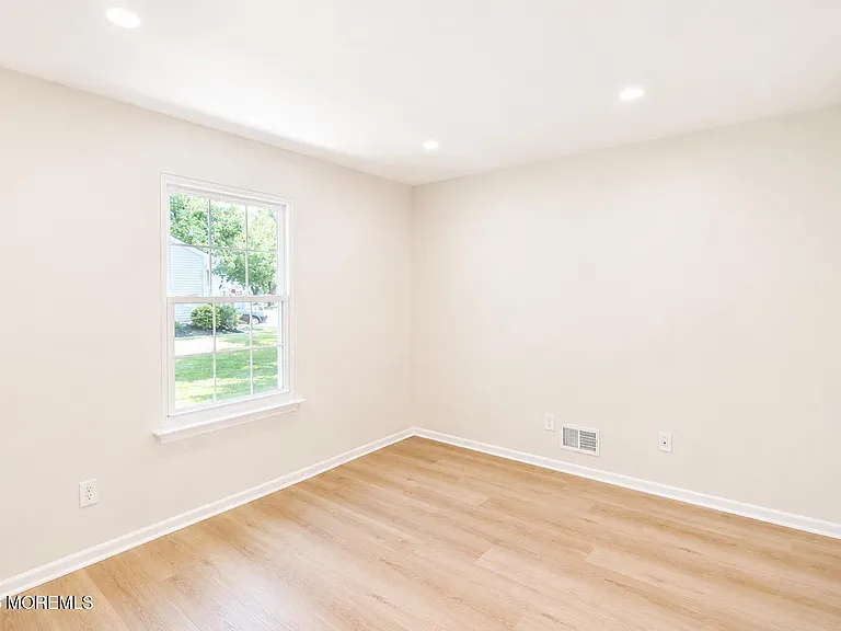 99 Oak Ln — Photo 14