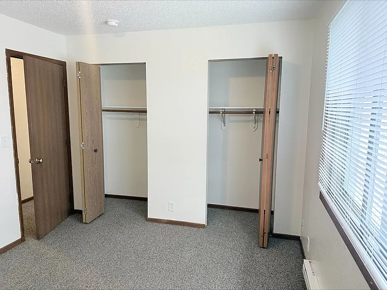 1216 S G Ave — Photo 25