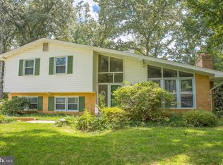 10135 Dogwood Dr, White Plains, MD