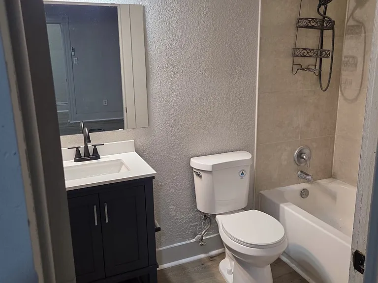1908 N Mitchell Ave #A — Photo 10