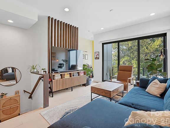 5th image of 1003 Zinc Ln