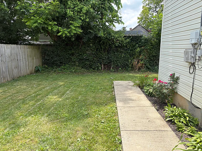 520 Michigan St — Photo 31