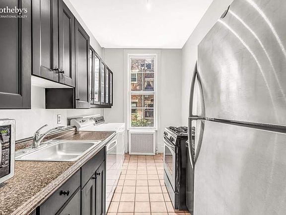 4th image of 222 W 71st St APT 2