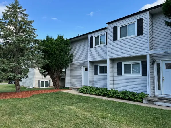 526 Wildwood Rd #526, Waterloo, IA 50702
