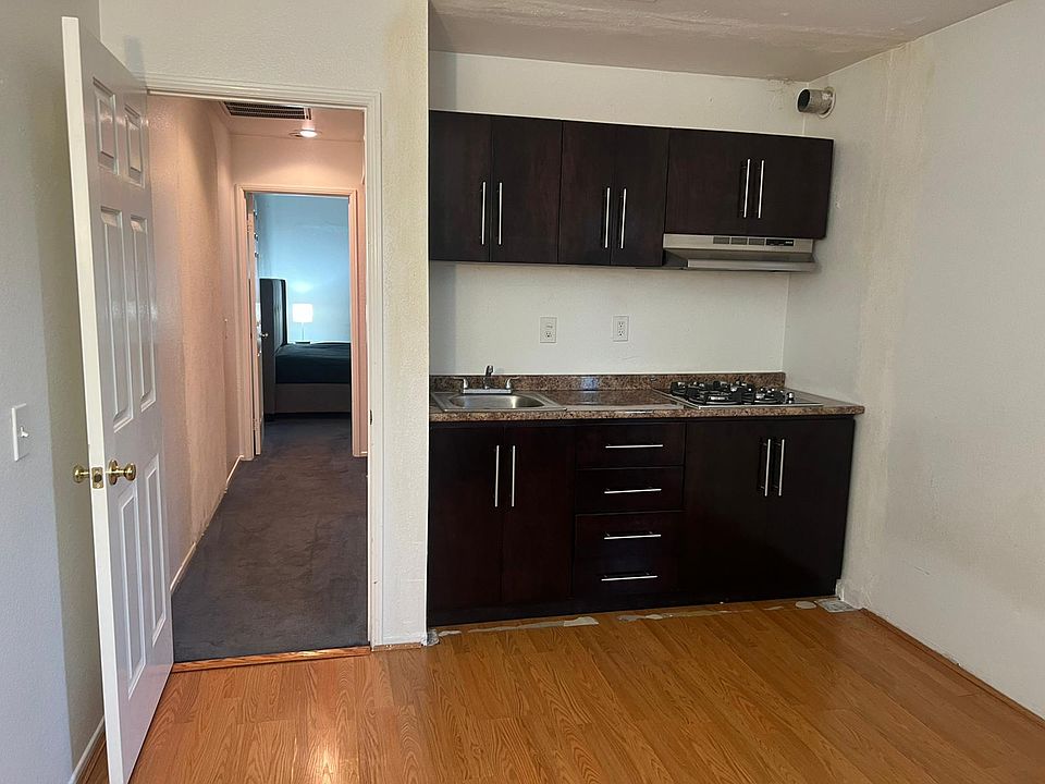 1st image of 213 Mescalita Ct