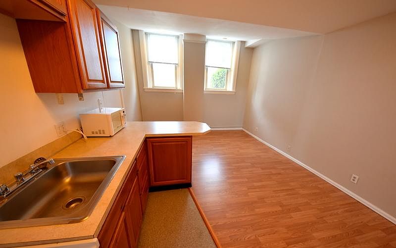 1st image of 1633 Melrose Ave APT E