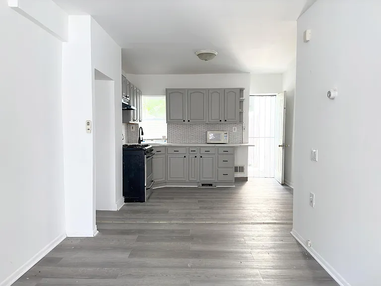 1026 S Cleveland St — Photo 9