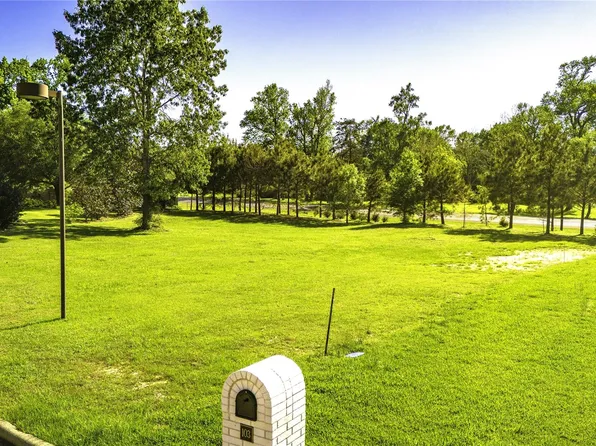 Hawthorn Cir, Livingston, TX 77351