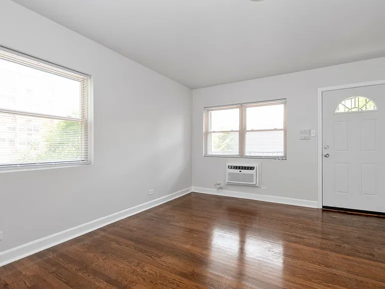7635 S Coles Ave — Photo 4