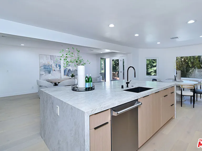 19061 Wells Dr — Photo 22