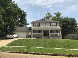 318 S Main St, Fayette, MO 65248