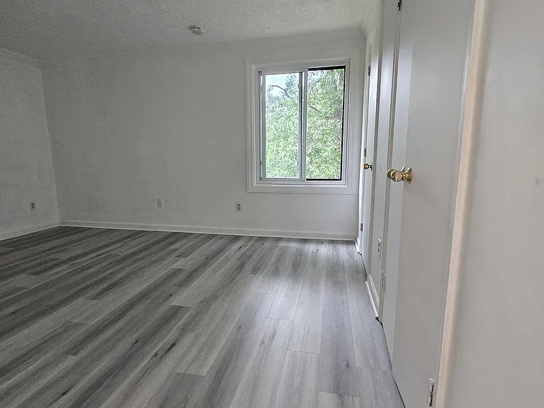 Bedroom #1 has 2 closets