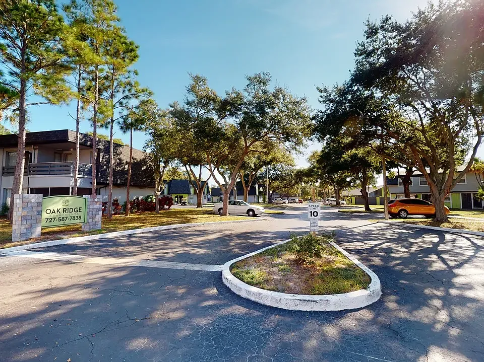 Oak Ridge Apartments