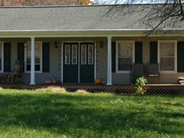 1600 Boxwood Dr, Blacksburg, VA 24060