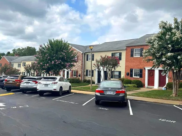 11124 Rock Garden Dr, Fairfax, VA 22030