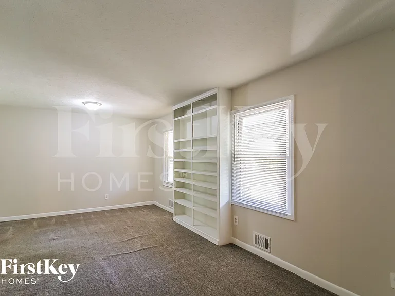 3966 Emerald North Dr — Photo 4