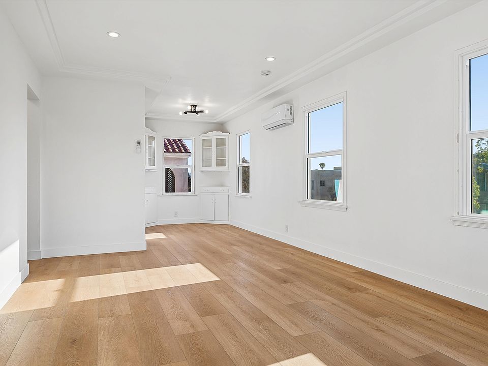 1st image of 1940 1/2 S Harcourt Ave #1940-1/2