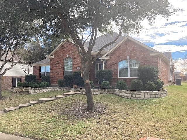 1st image of 441 Monterey Dr