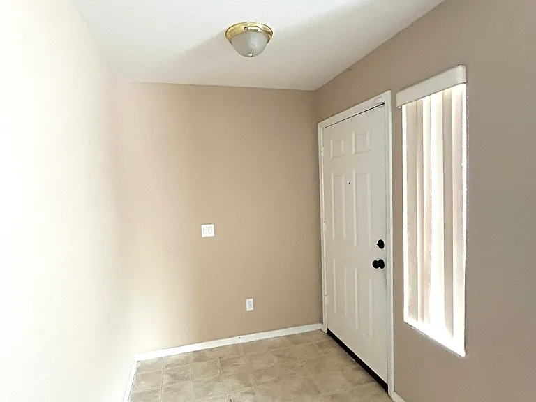 3174 W Carlos Ln — Photo 4