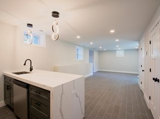 22 Murray Ct FLOOR 1, Boston, MA 02128