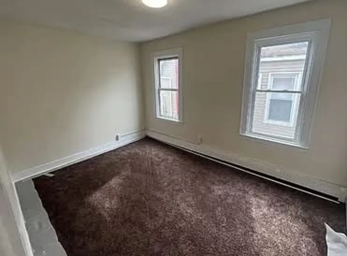 3 bed, $2,200 — Photo 4