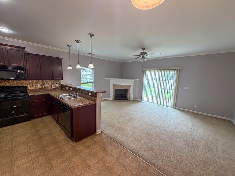 11 Red Robin Ct — Photo 7