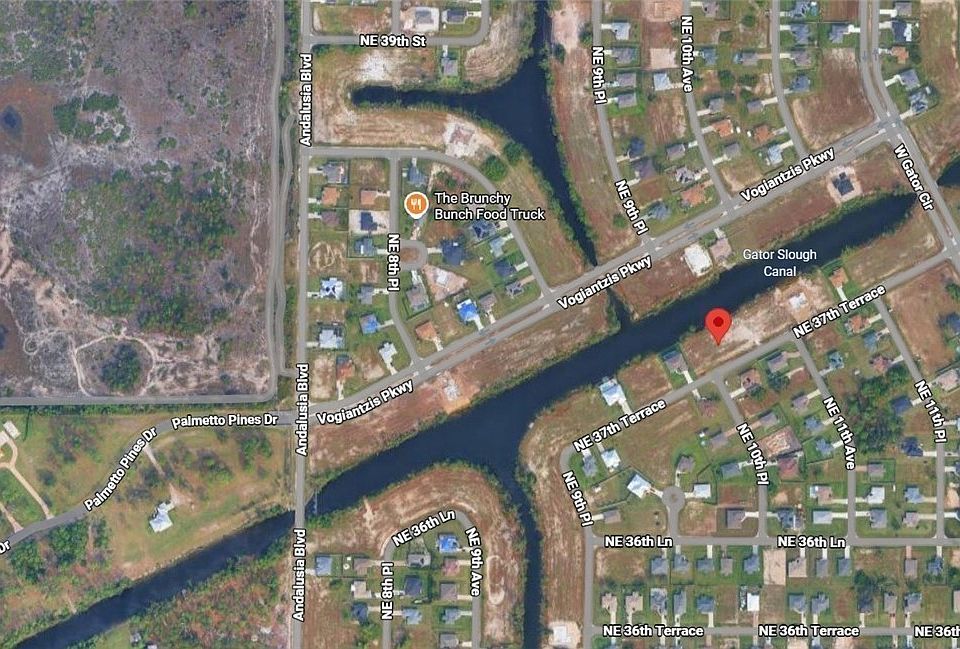 2nd image of 1011 NE 37th Ter